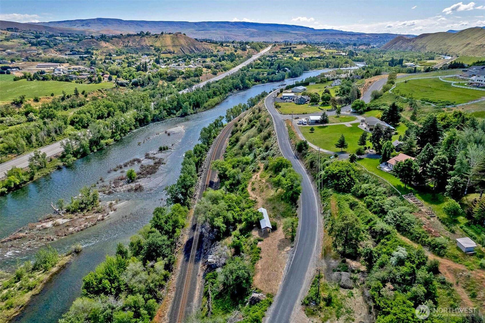 2080 Sleepy Hollow Road , Wenatchee, WA 98801