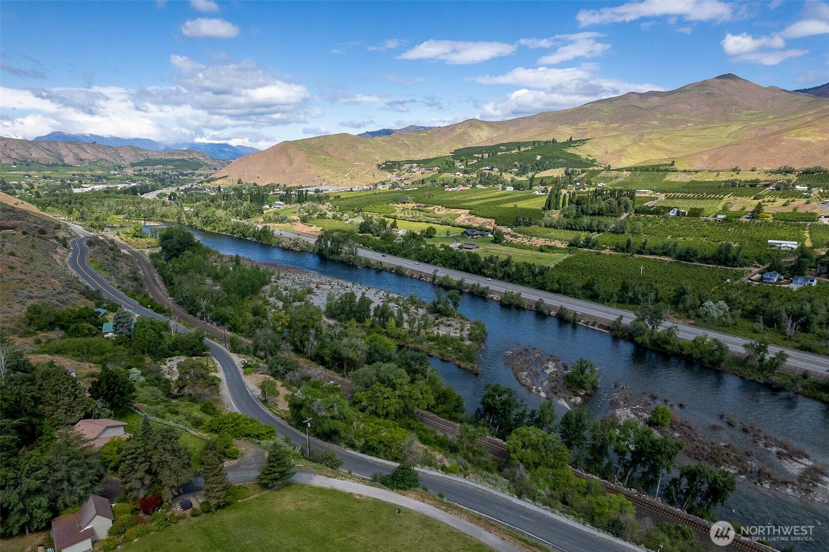 2080 Sleepy Hollow Road , Wenatchee, WA 98801