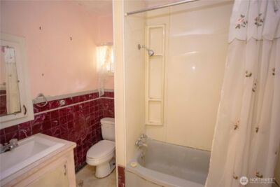 1122 W Spruce Street , Port Angeles, WA 98362 - Photo 11