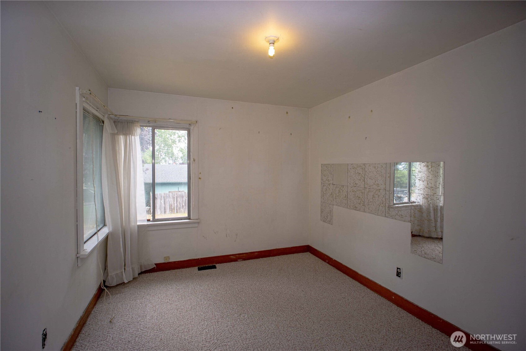 1122 W Spruce Street , Port Angeles, WA 98362