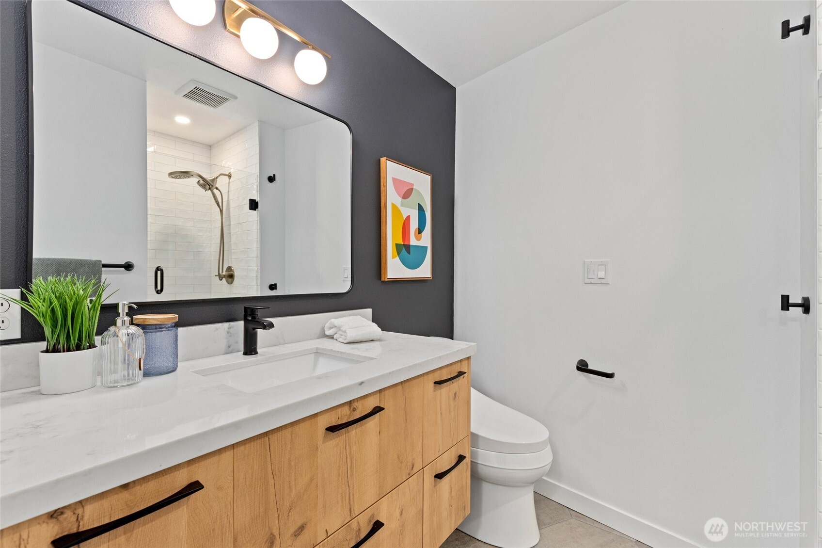 7850 Green Lake Drive N #101, Seattle, WA 98103