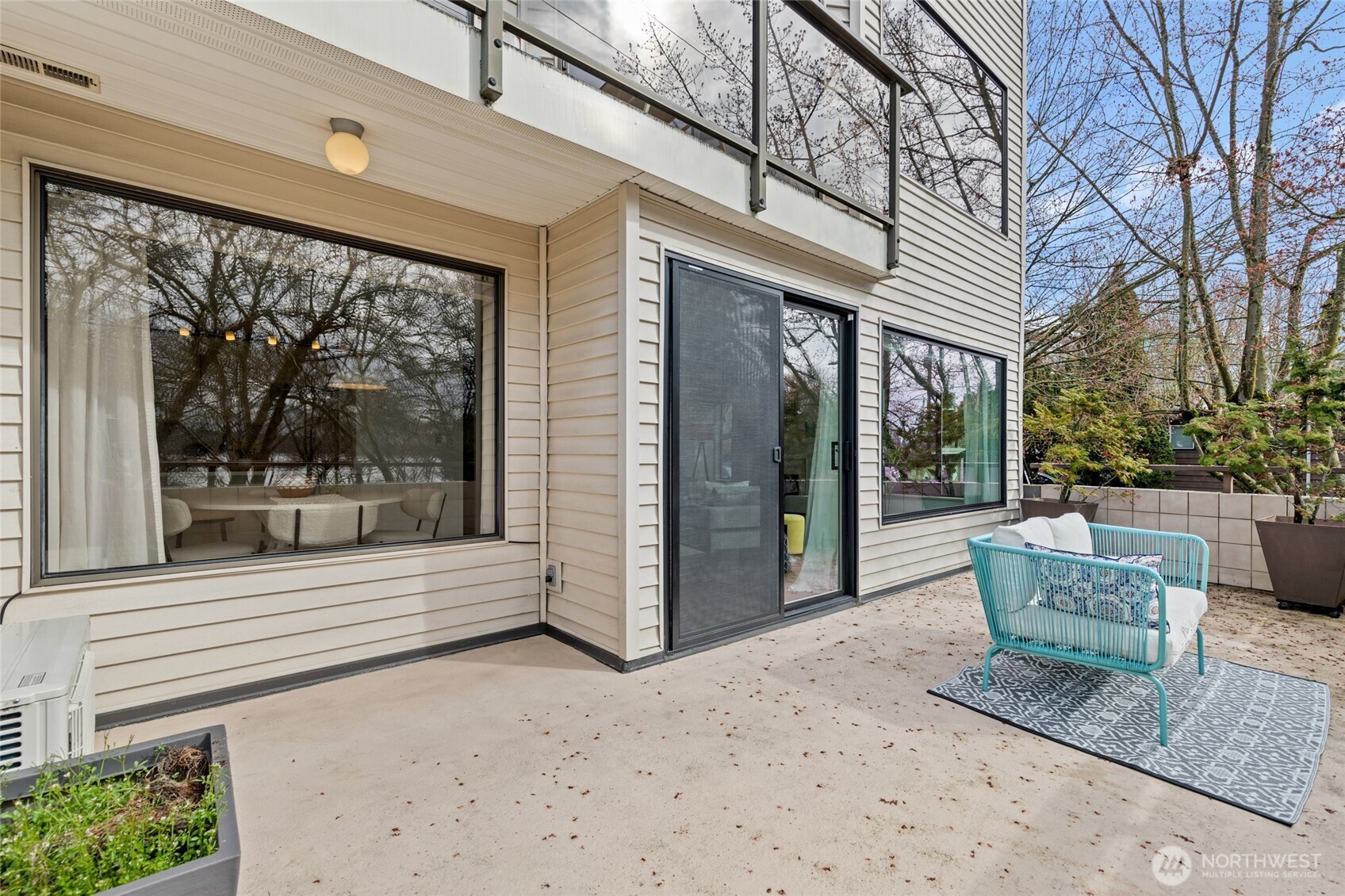 7850 Green Lake Drive N #101, Seattle, WA 98103