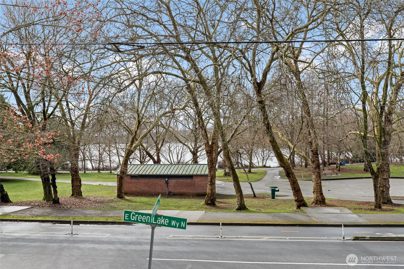 7850 Green Lake Drive N #101, Seattle, WA 98103