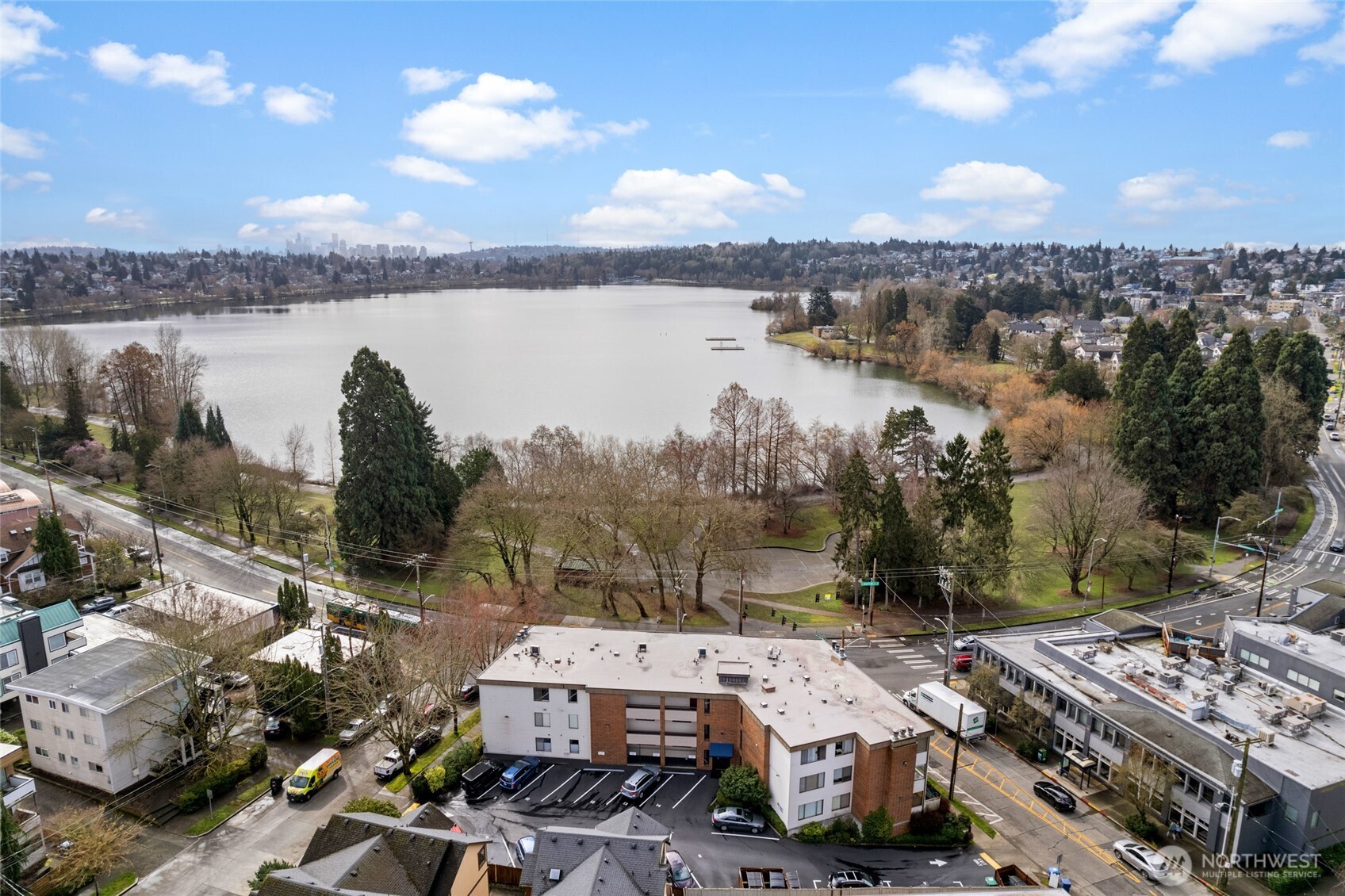 7850 Green Lake Drive N #101, Seattle, WA 98103