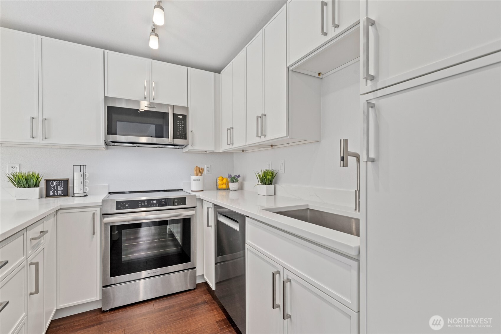 7850 Green Lake Drive N #101, Seattle, WA 98103