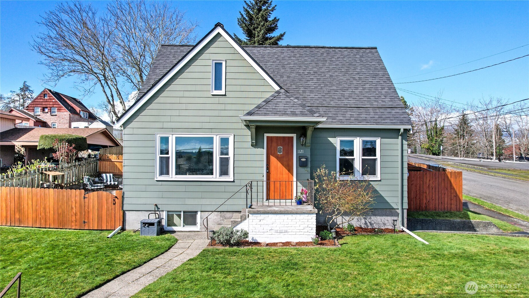 1121 Chester Avenue , Bremerton, WA 98337-1368