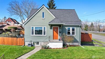 1121 Chester Avenue , Bremerton, WA 98337-1368