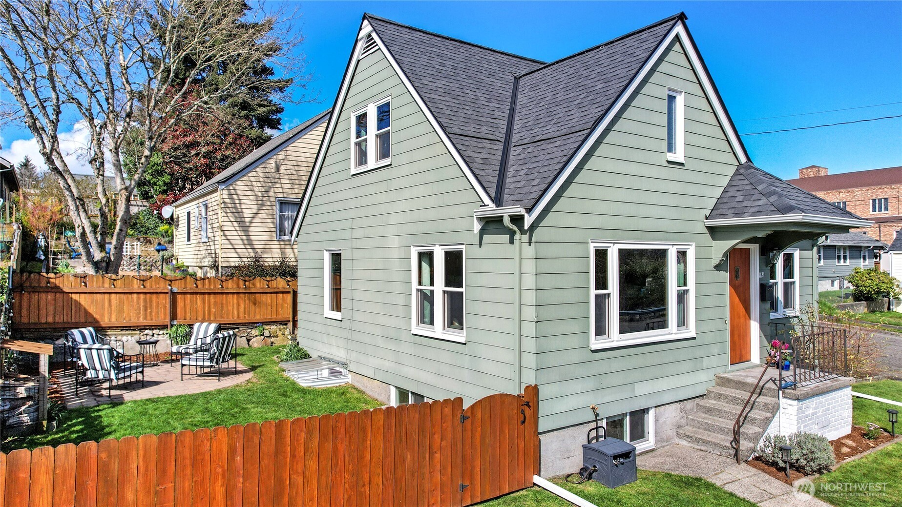 1121 Chester Avenue , Bremerton, WA 98337-1368