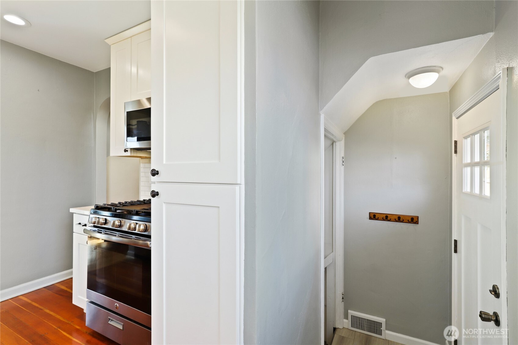 1121 Chester Avenue , Bremerton, WA 98337-1368