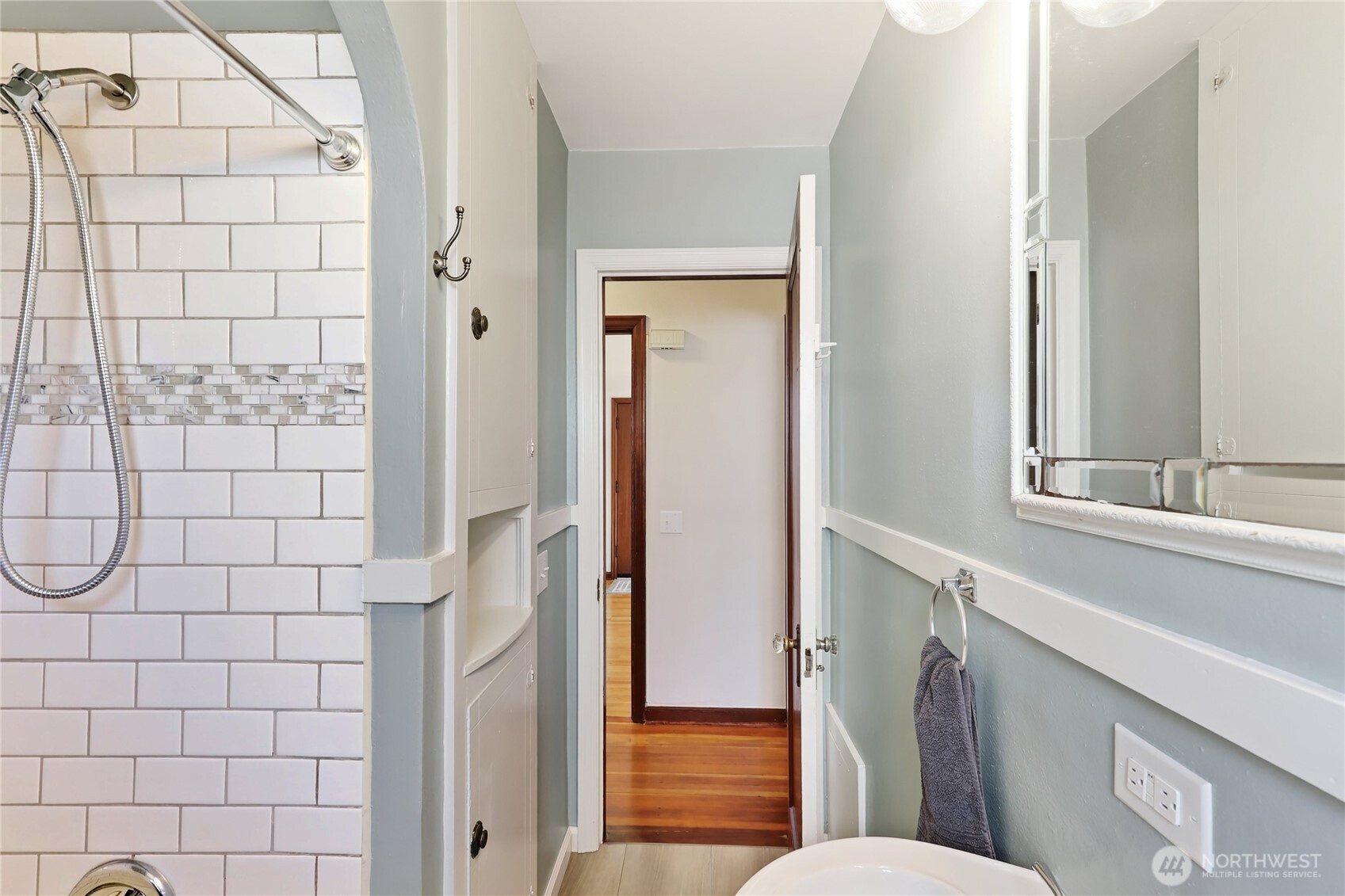 1121 Chester Avenue , Bremerton, WA 98337-1368