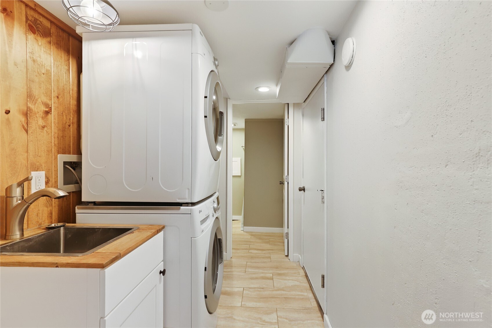 1121 Chester Avenue , Bremerton, WA 98337-1368