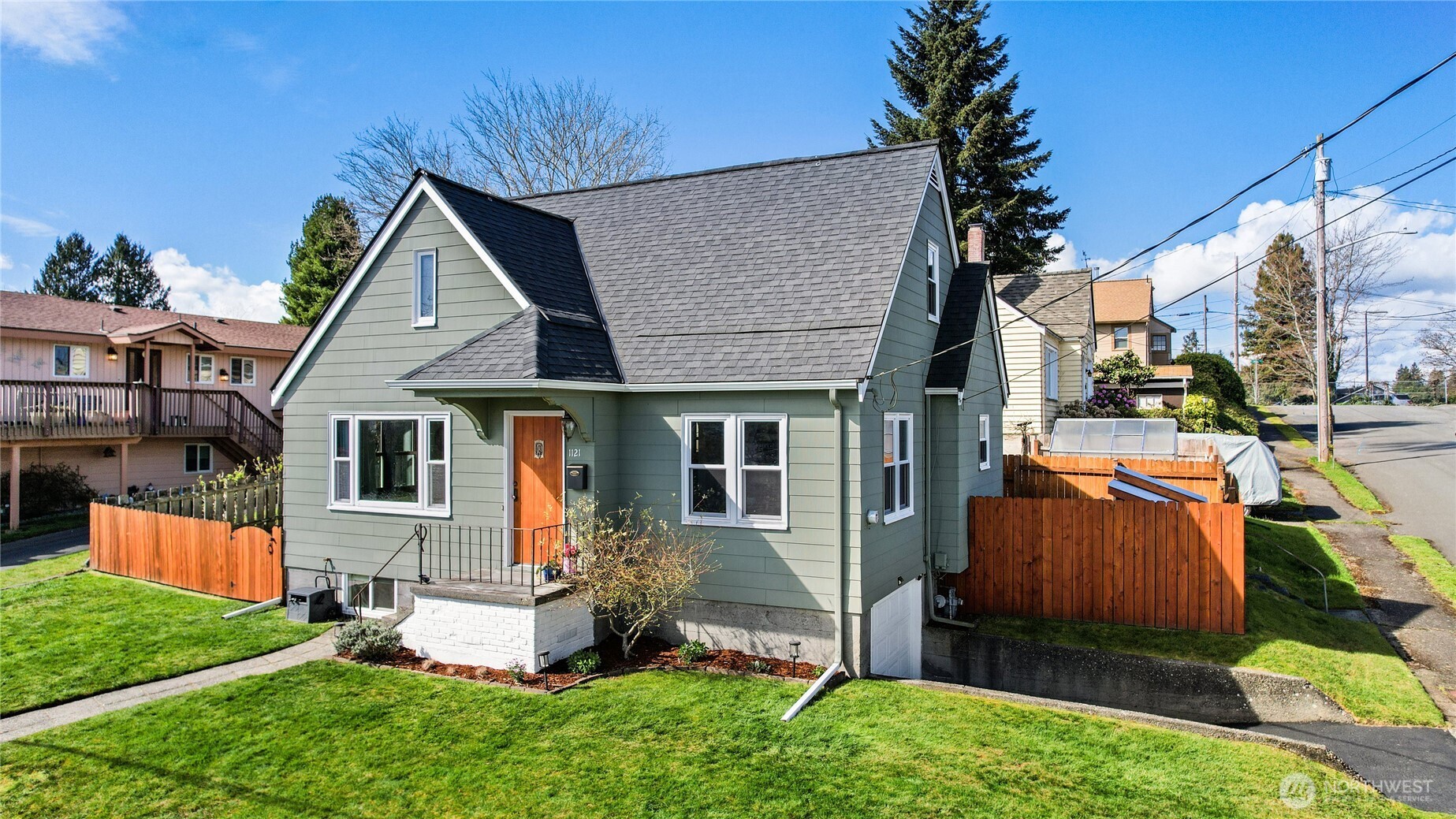 1121 Chester Avenue , Bremerton, WA 98337-1368