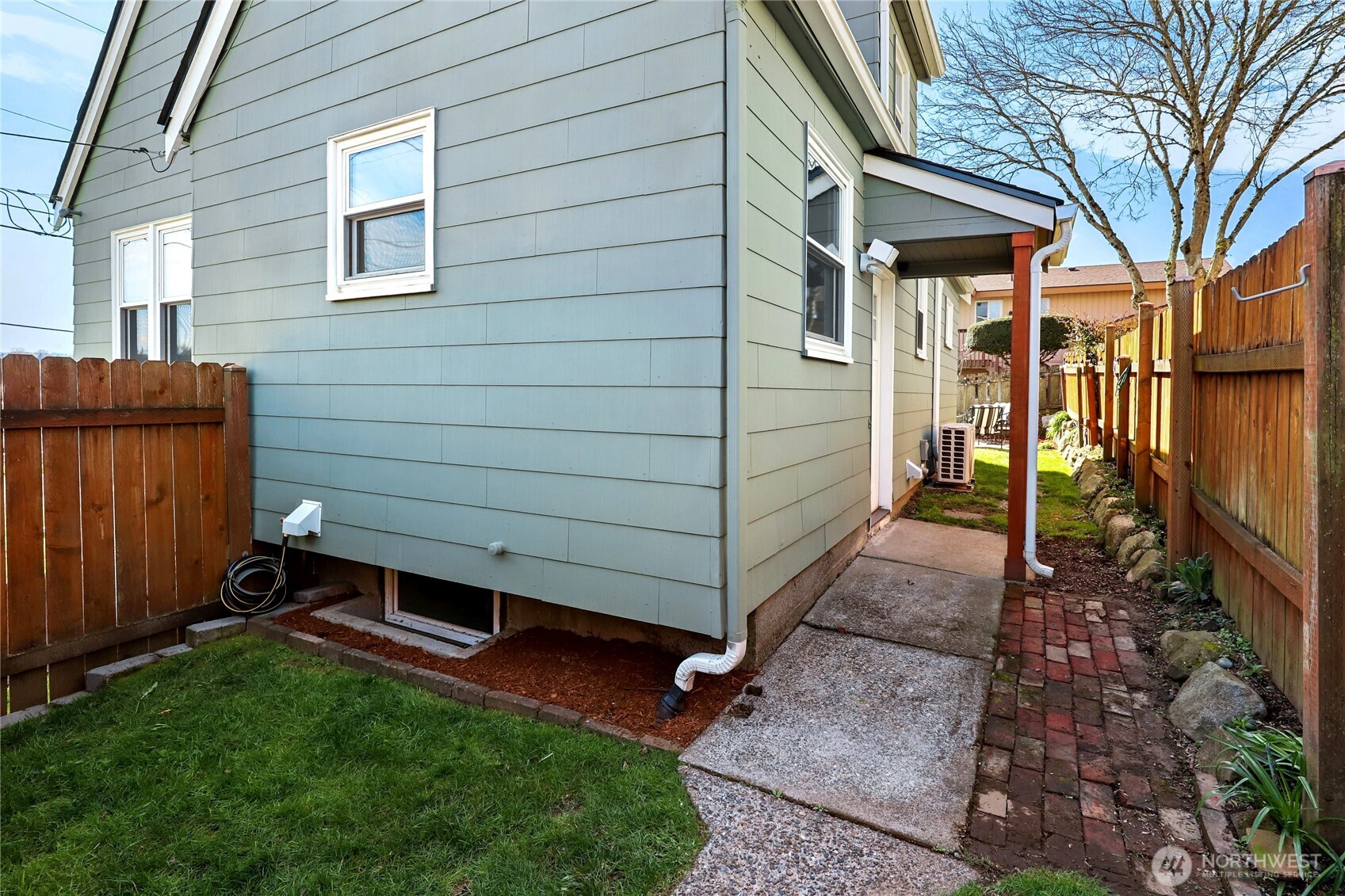 1121 Chester Avenue , Bremerton, WA 98337-1368