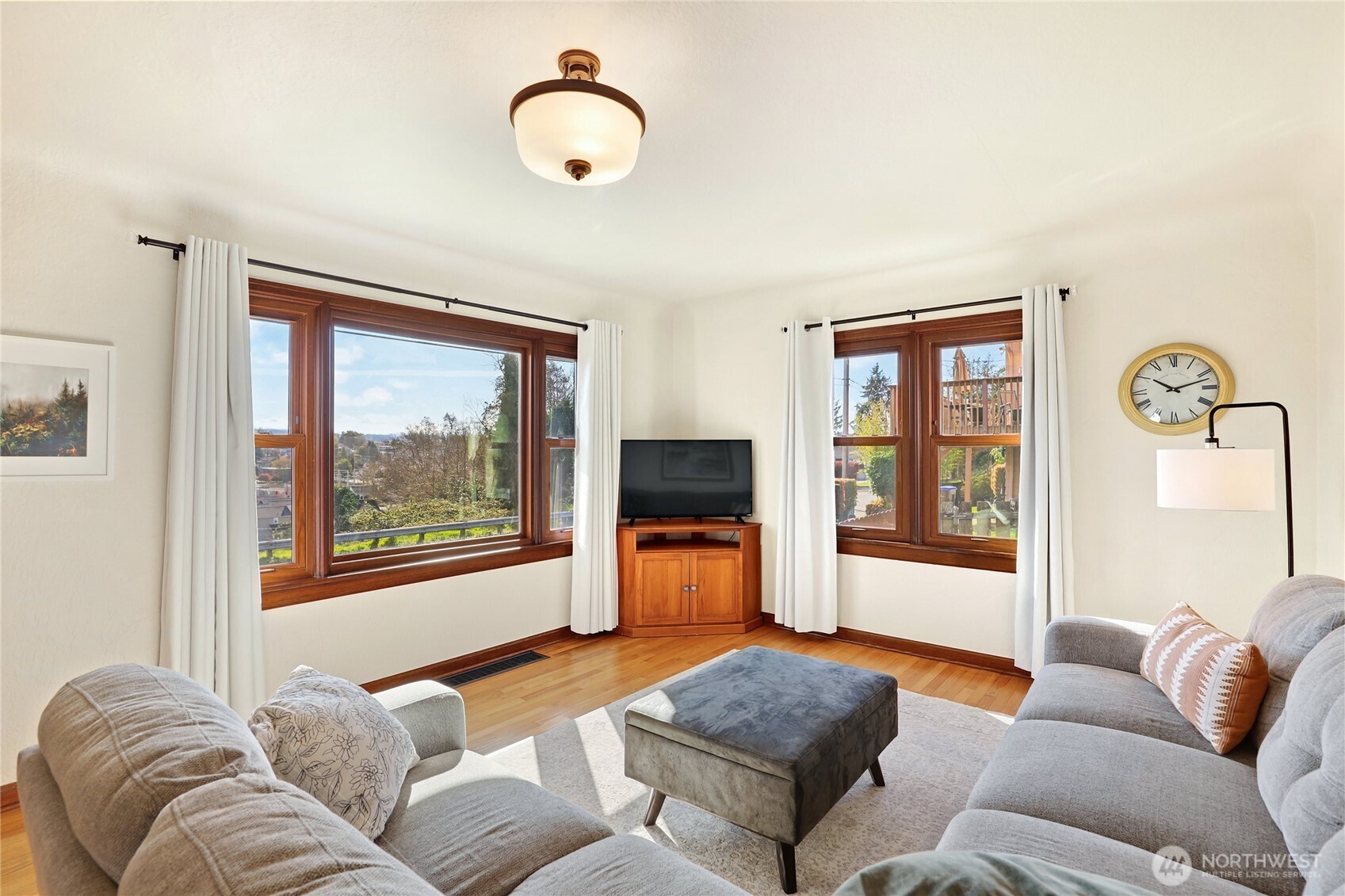 1121 Chester Avenue , Bremerton, WA 98337-1368