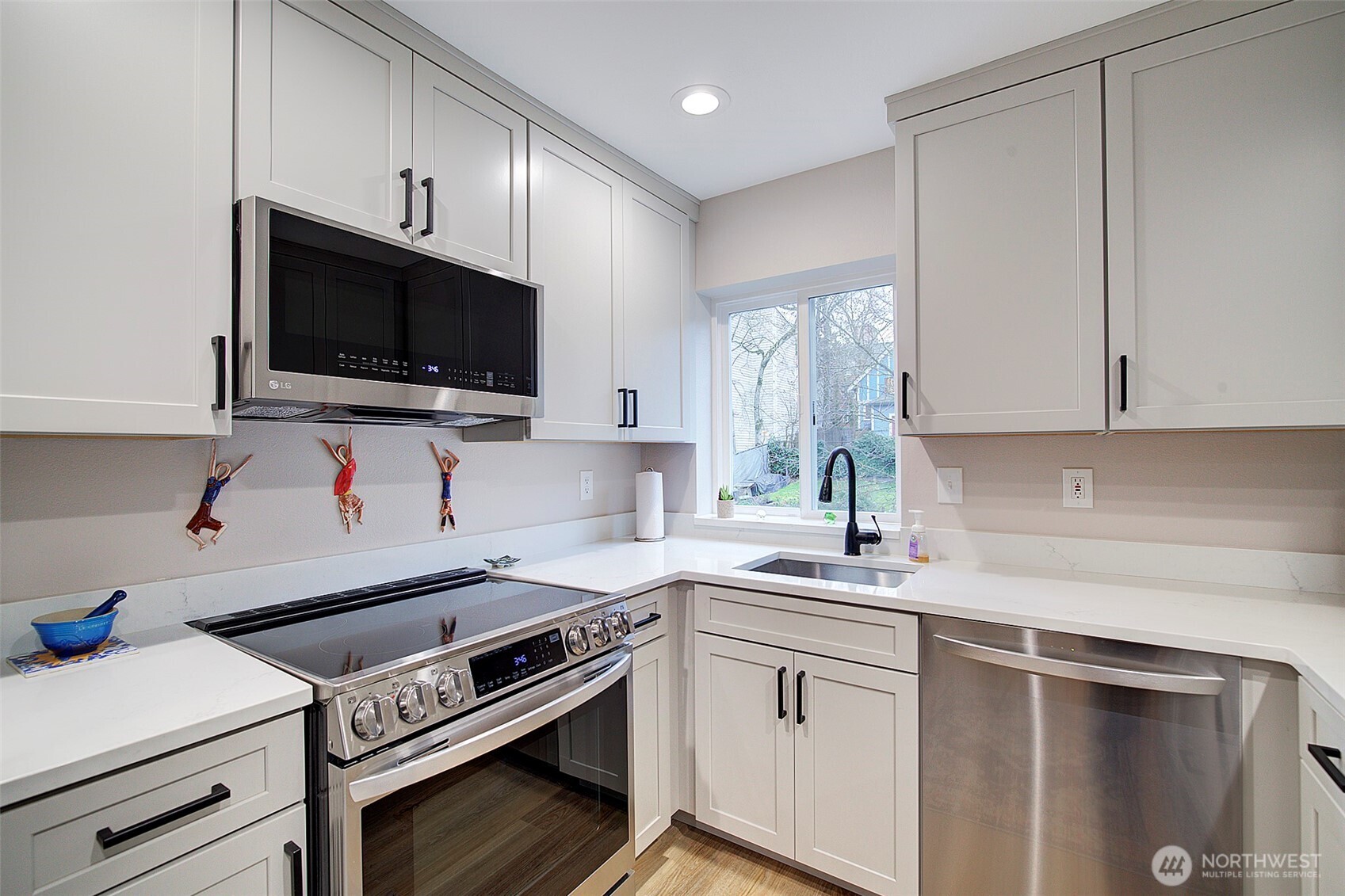 215 20th Avenue E #307, Seattle, WA 98112