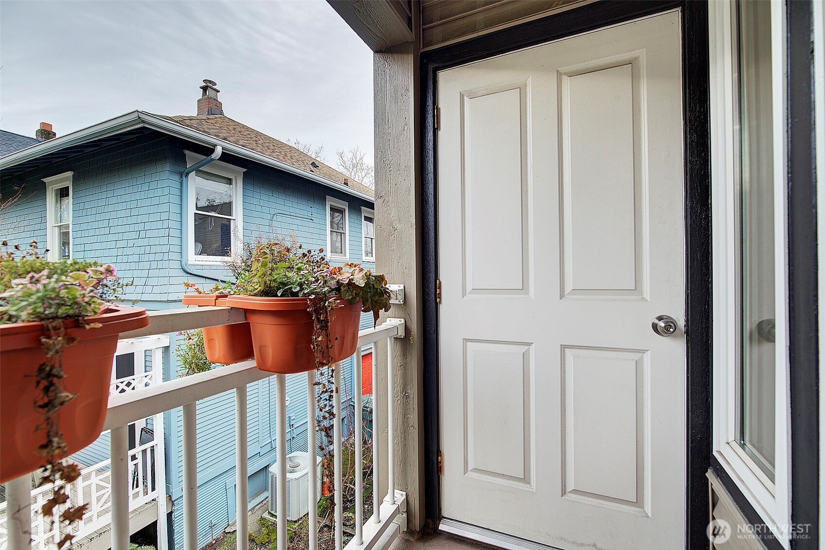 215 20th Avenue E #307, Seattle, WA 98112