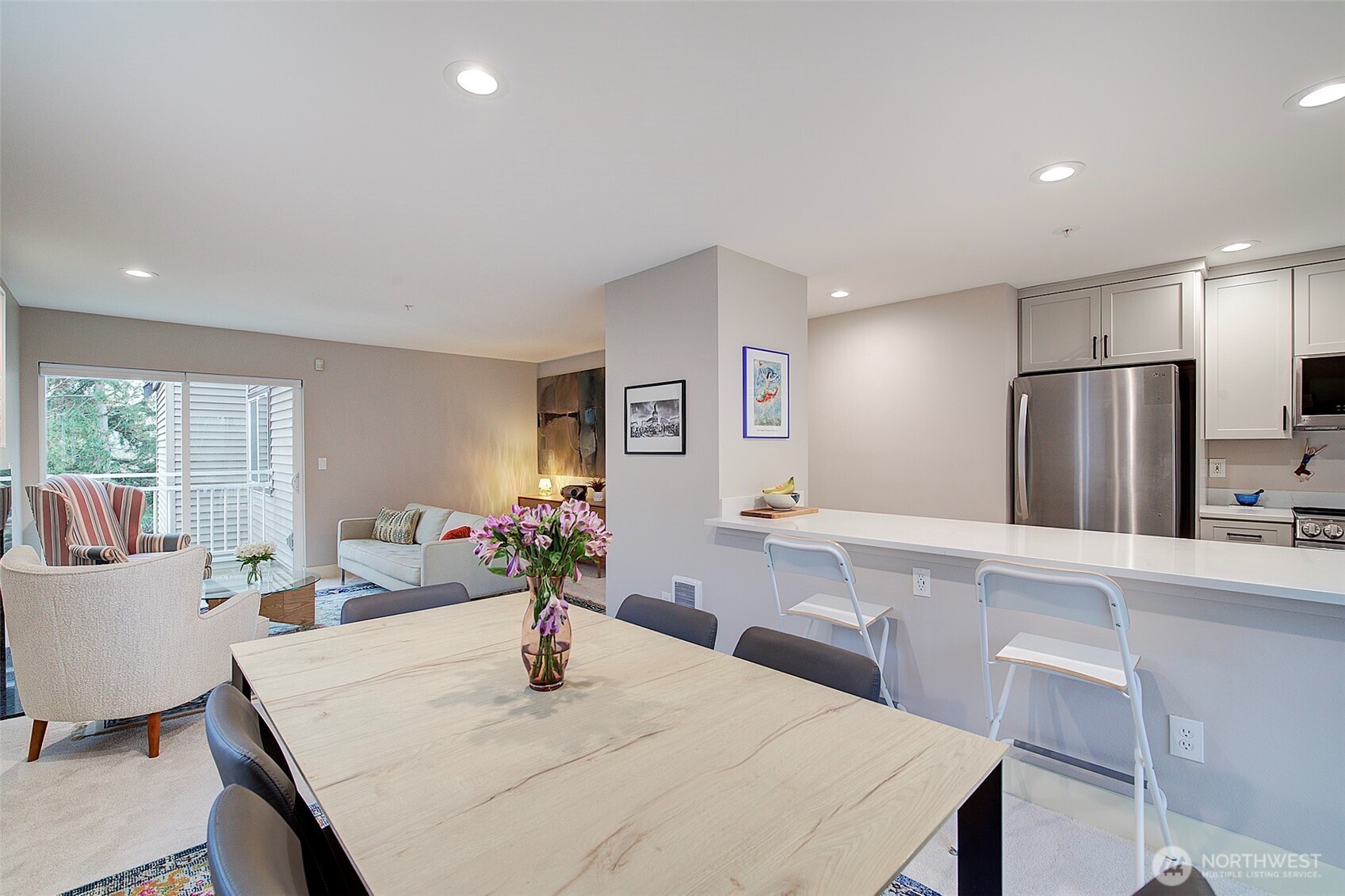 215 20th Avenue E #307, Seattle, WA 98112