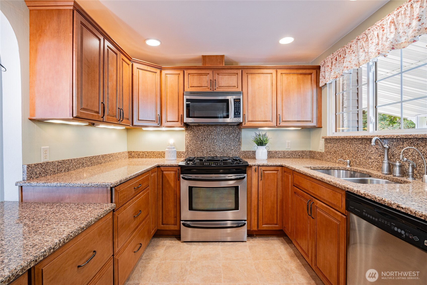 2209 Golf Club Road SE, Lacey, WA 98503