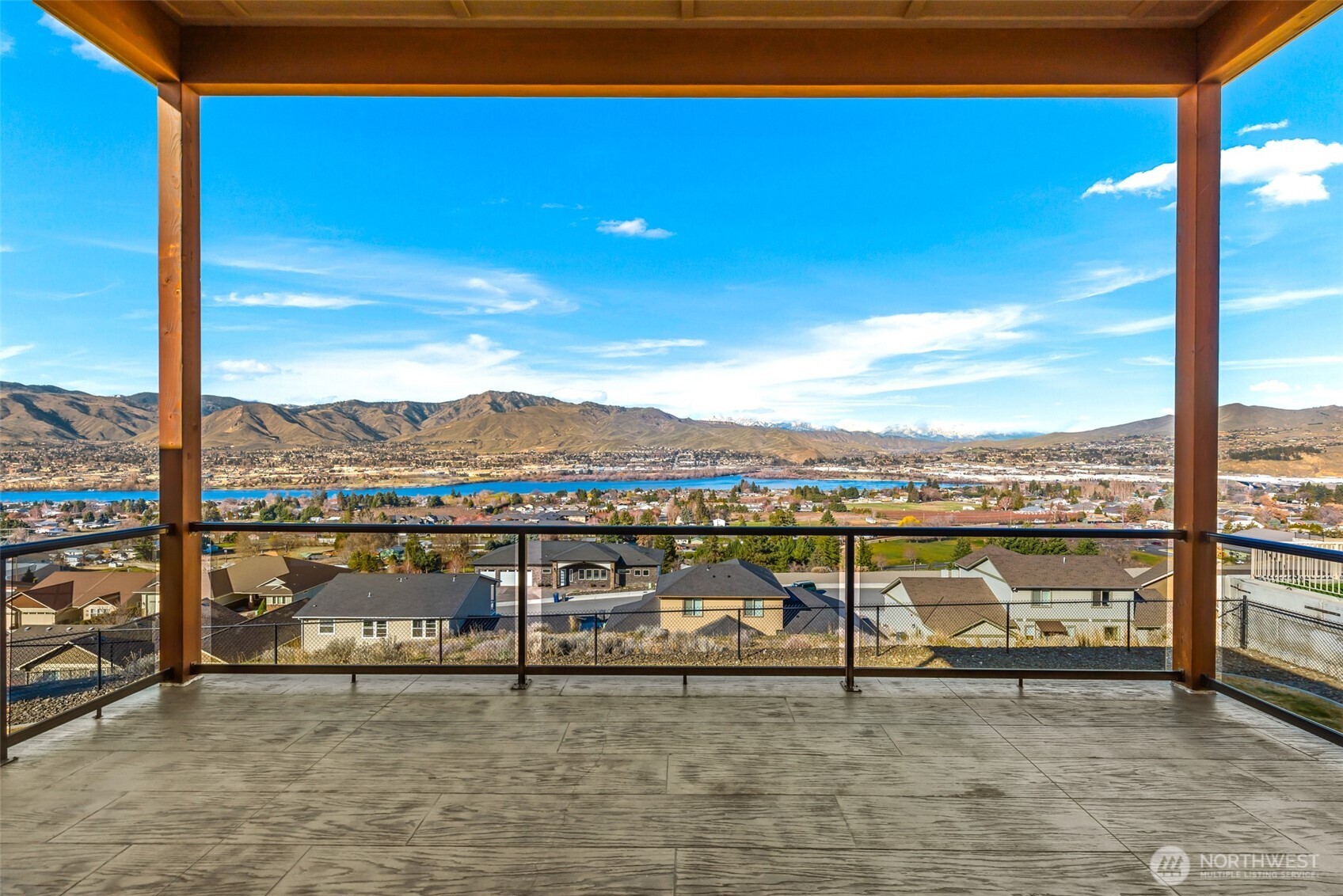 2910 N Baker Avenue , East Wenatchee, WA 98802