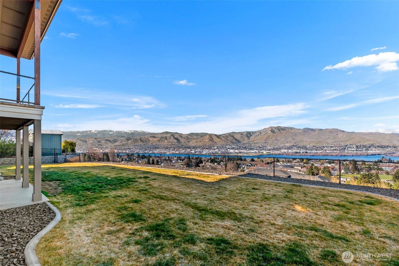 2910 N Baker Avenue , East Wenatchee, WA 98802
