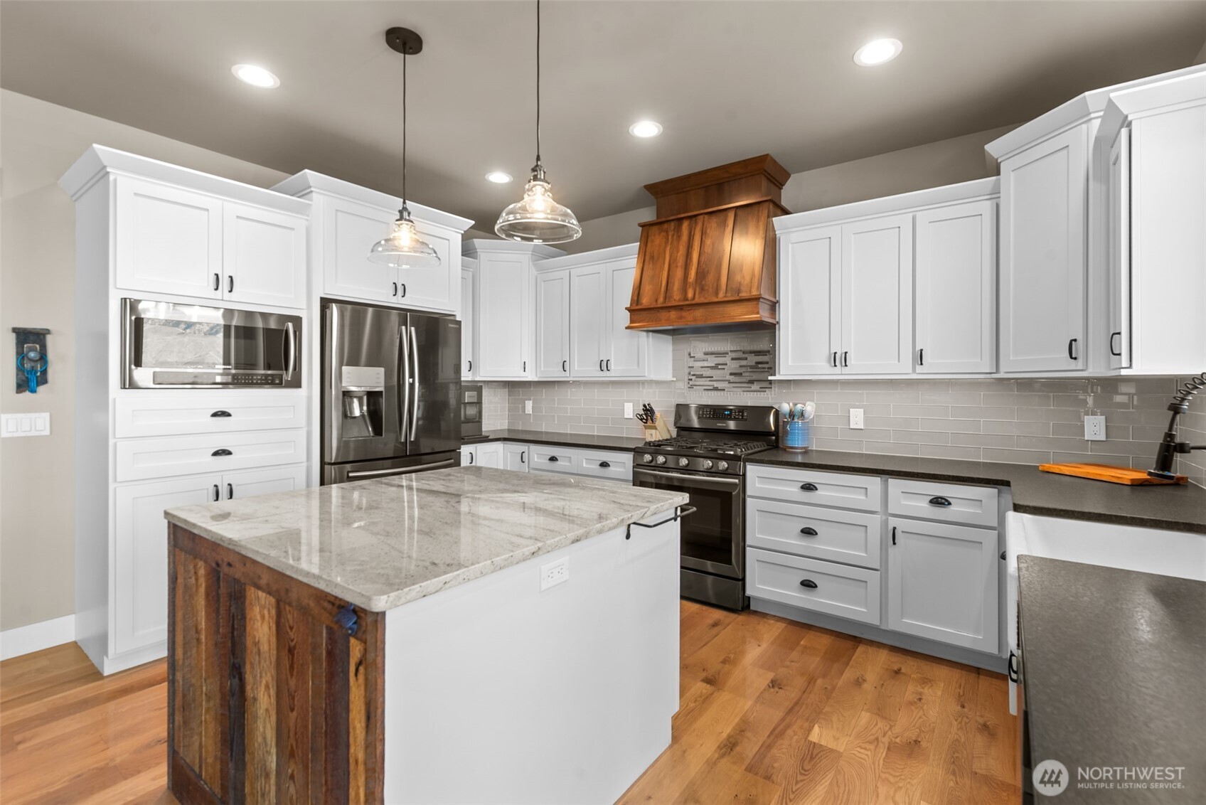 2910 N Baker Avenue , East Wenatchee, WA 98802