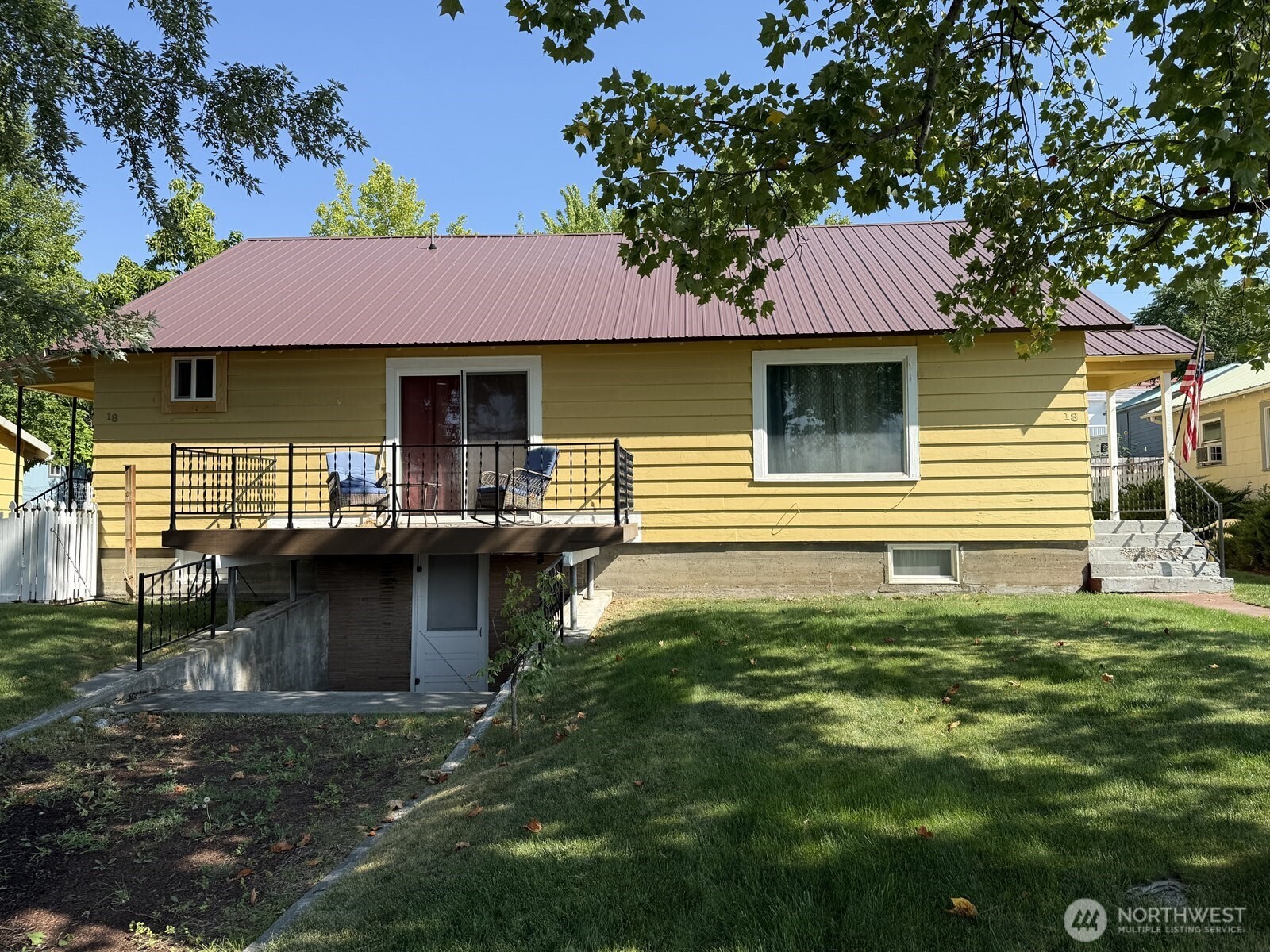 18 Cherry Avenue W, Omak, WA 98841-9707