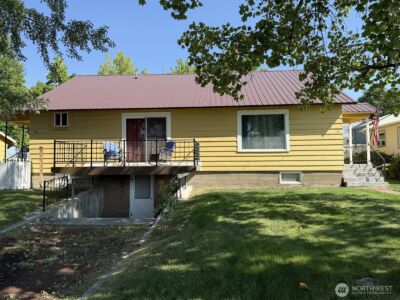 18 Cherry Avenue W, Omak, WA 98841-9707