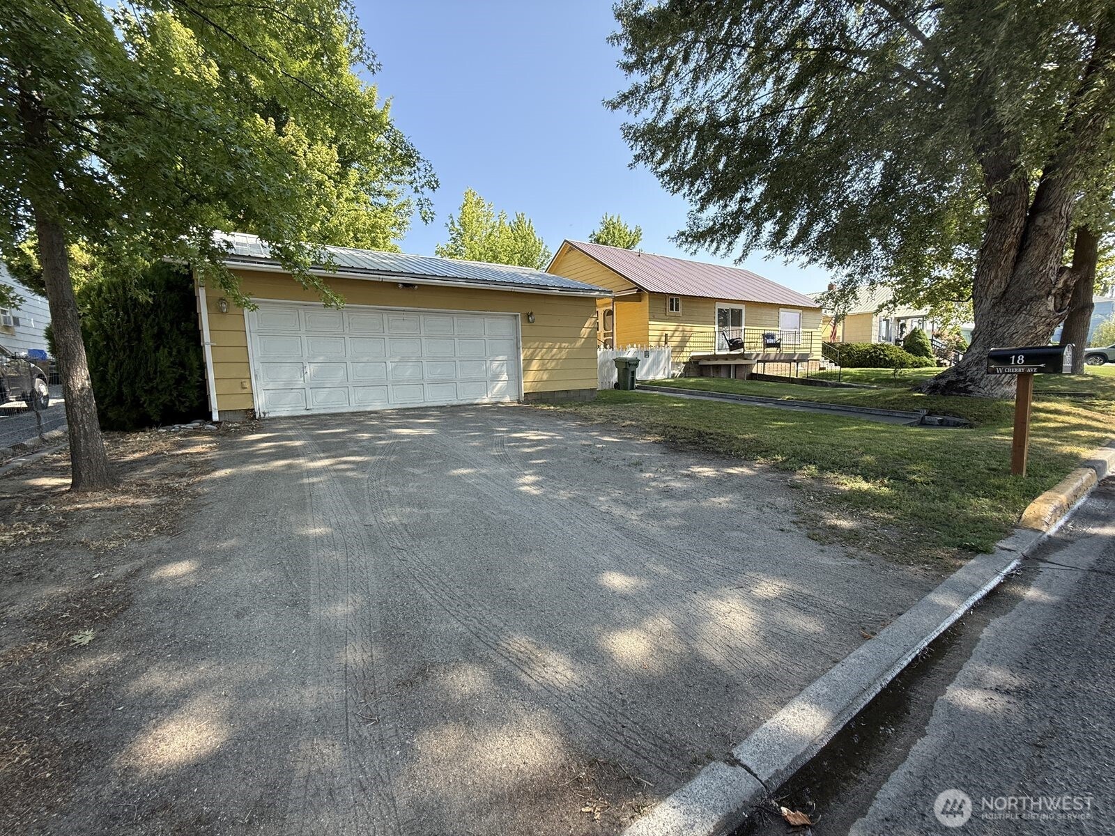 18 Cherry Avenue W, Omak, WA 98841-9707