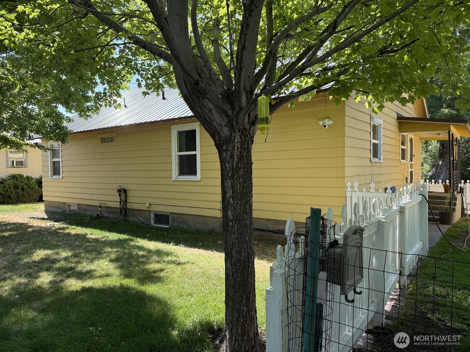 18 Cherry Avenue W, Omak, WA 98841-9707