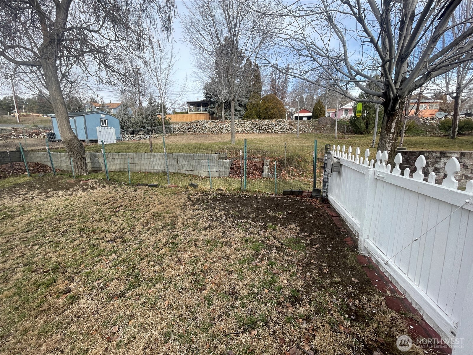 18 Cherry Avenue W, Omak, WA 98841-9707