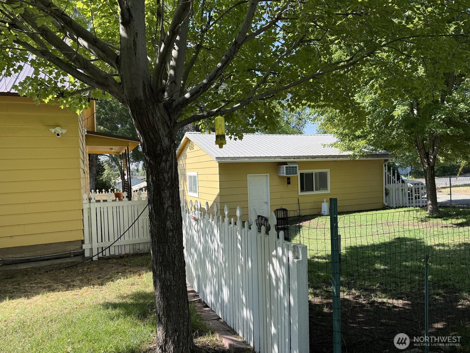 18 Cherry Avenue W, Omak, WA 98841-9707