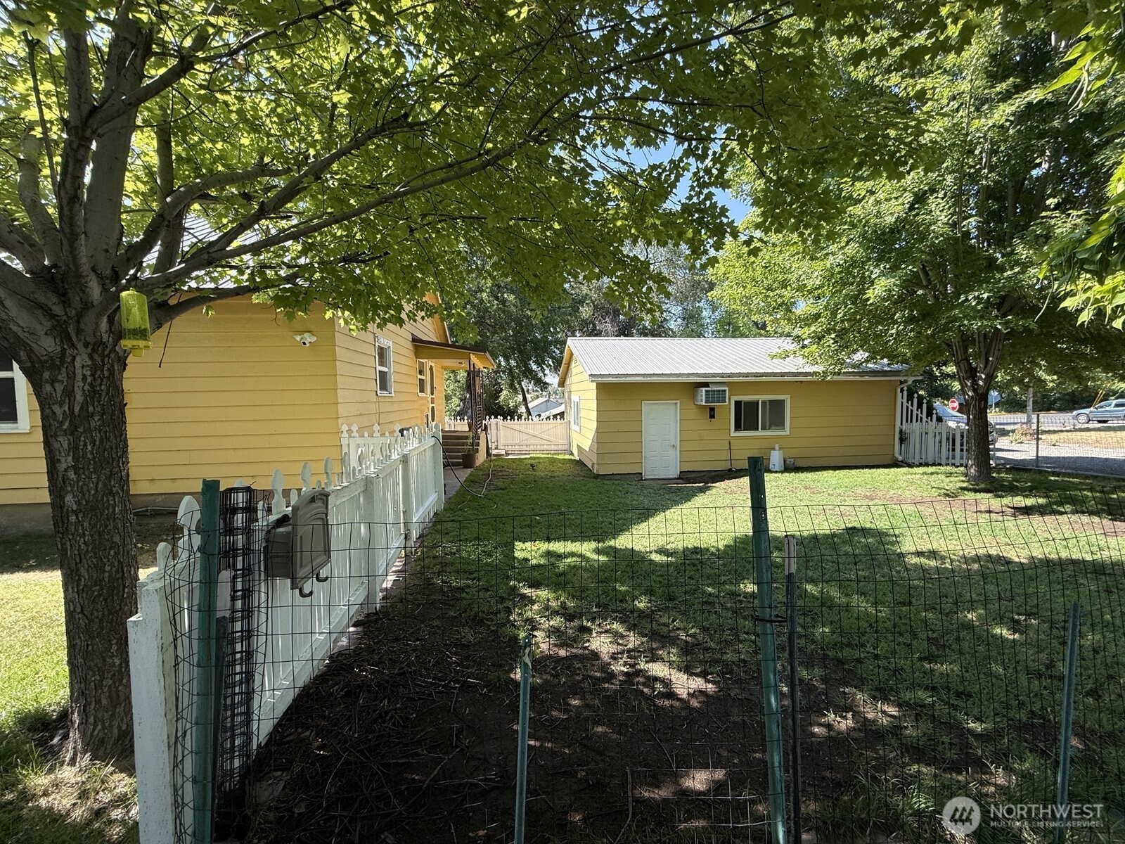 18 Cherry Avenue W, Omak, WA 98841-9707