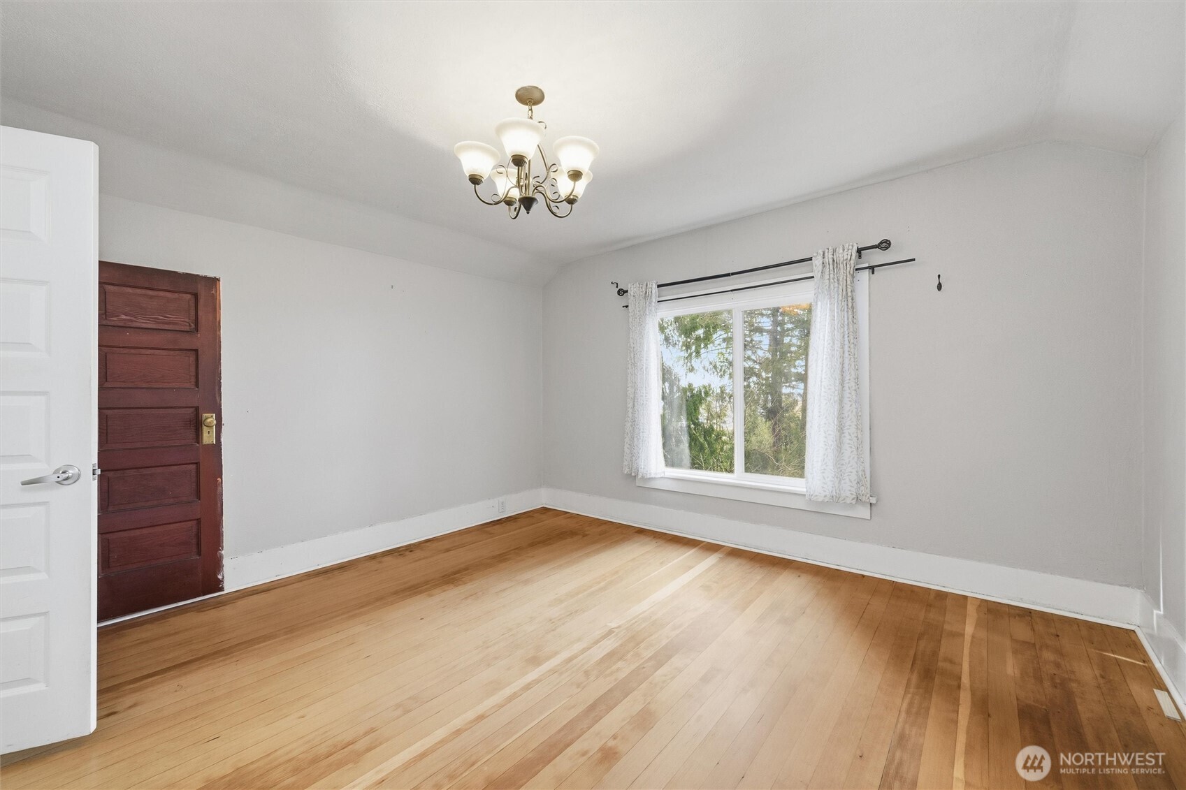 1215 S 10th Street , Mount Vernon, WA 98274