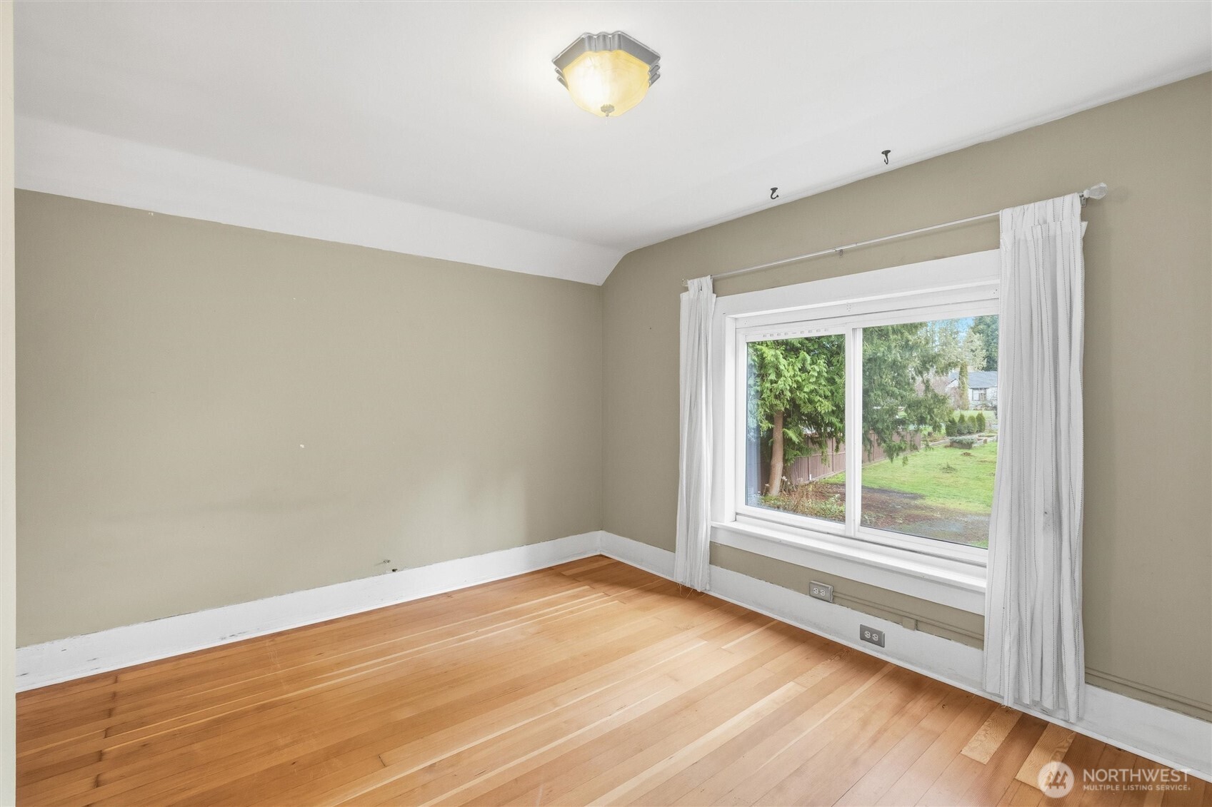 1215 S 10th Street , Mount Vernon, WA 98274