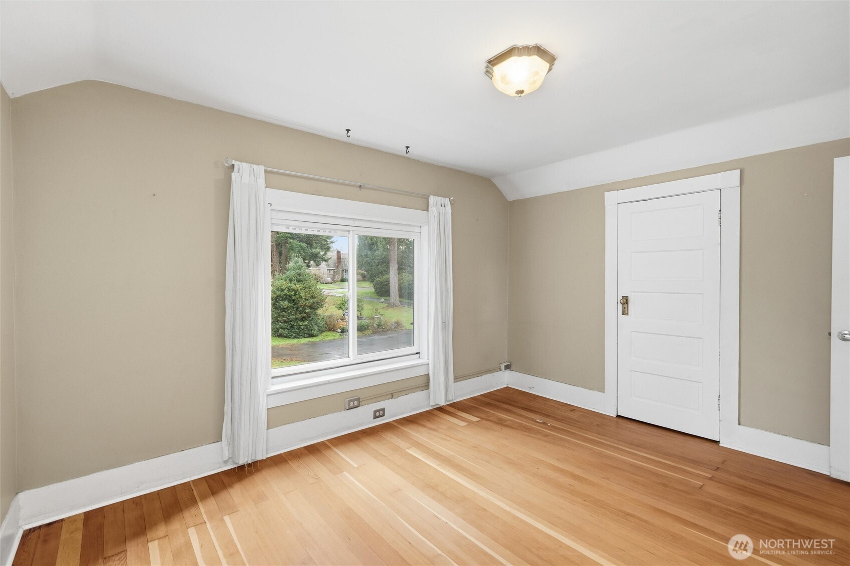 1215 S 10th Street , Mount Vernon, WA 98274