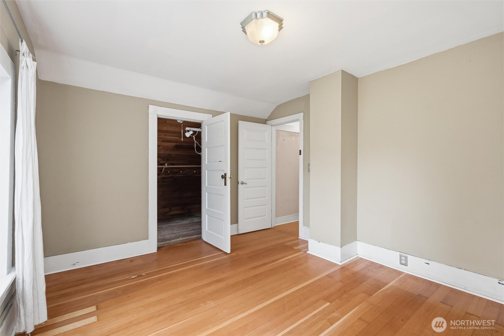 1215 S 10th Street , Mount Vernon, WA 98274