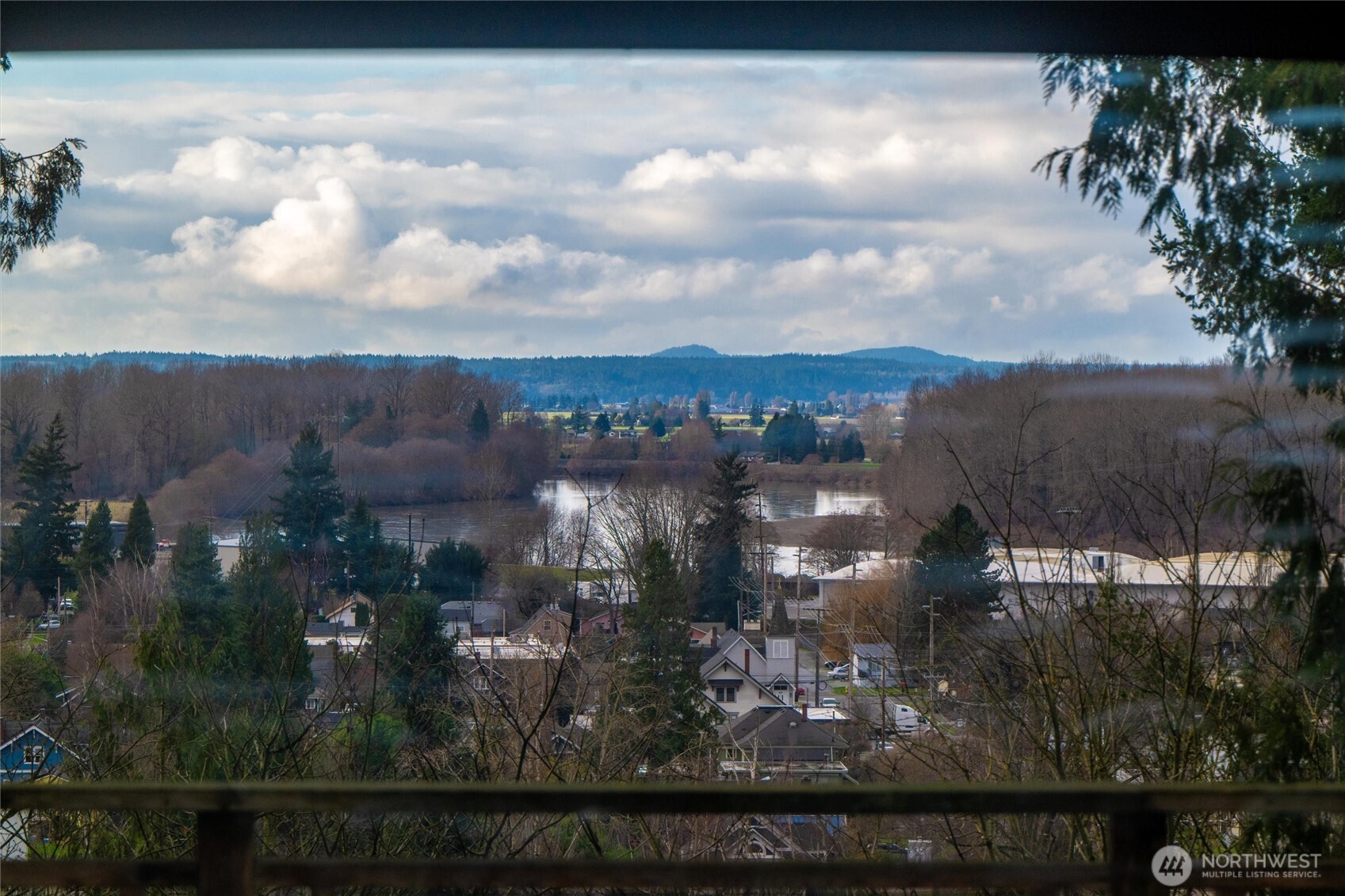 1215 S 10th Street , Mount Vernon, WA 98274