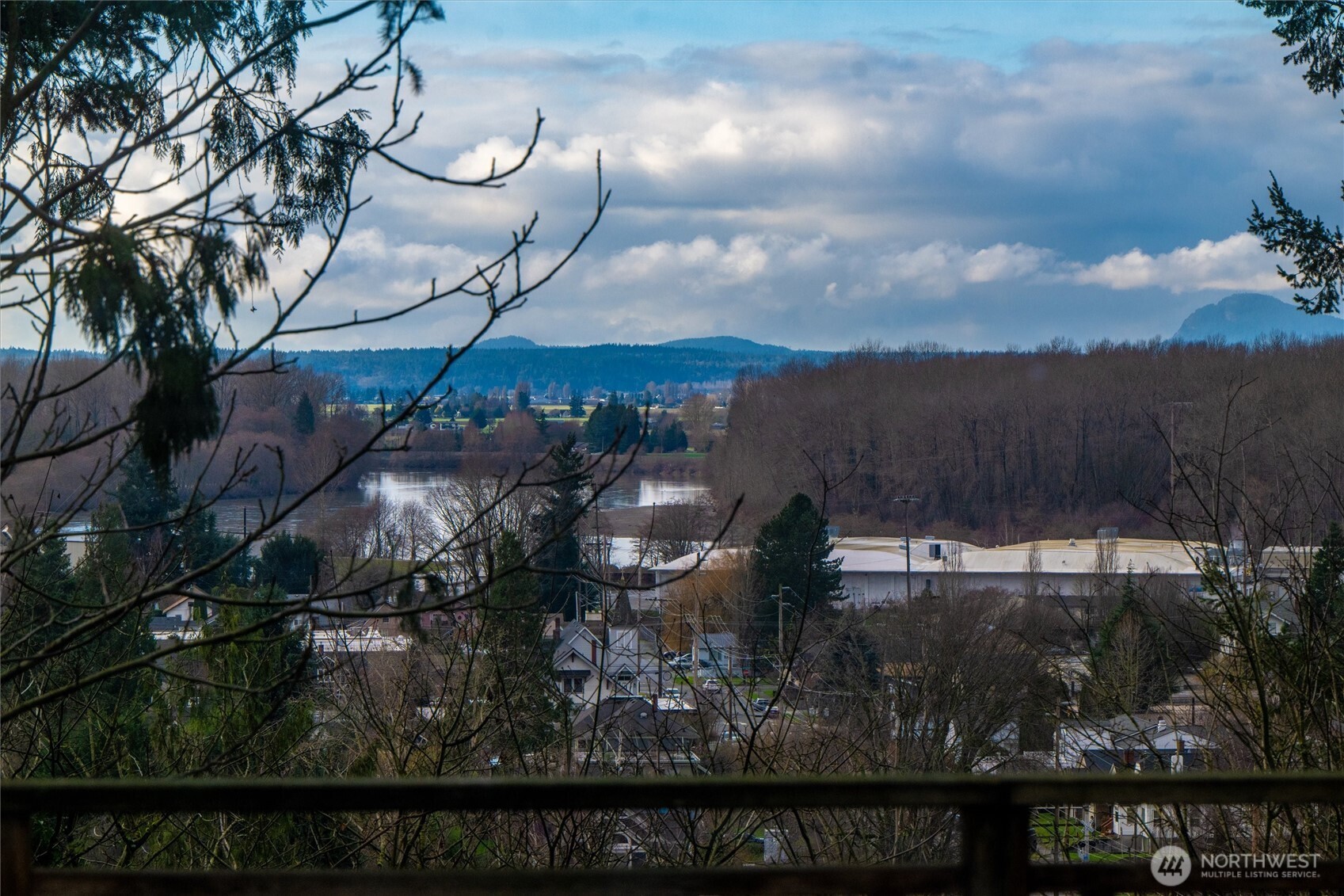 1215 S 10th Street , Mount Vernon, WA 98274