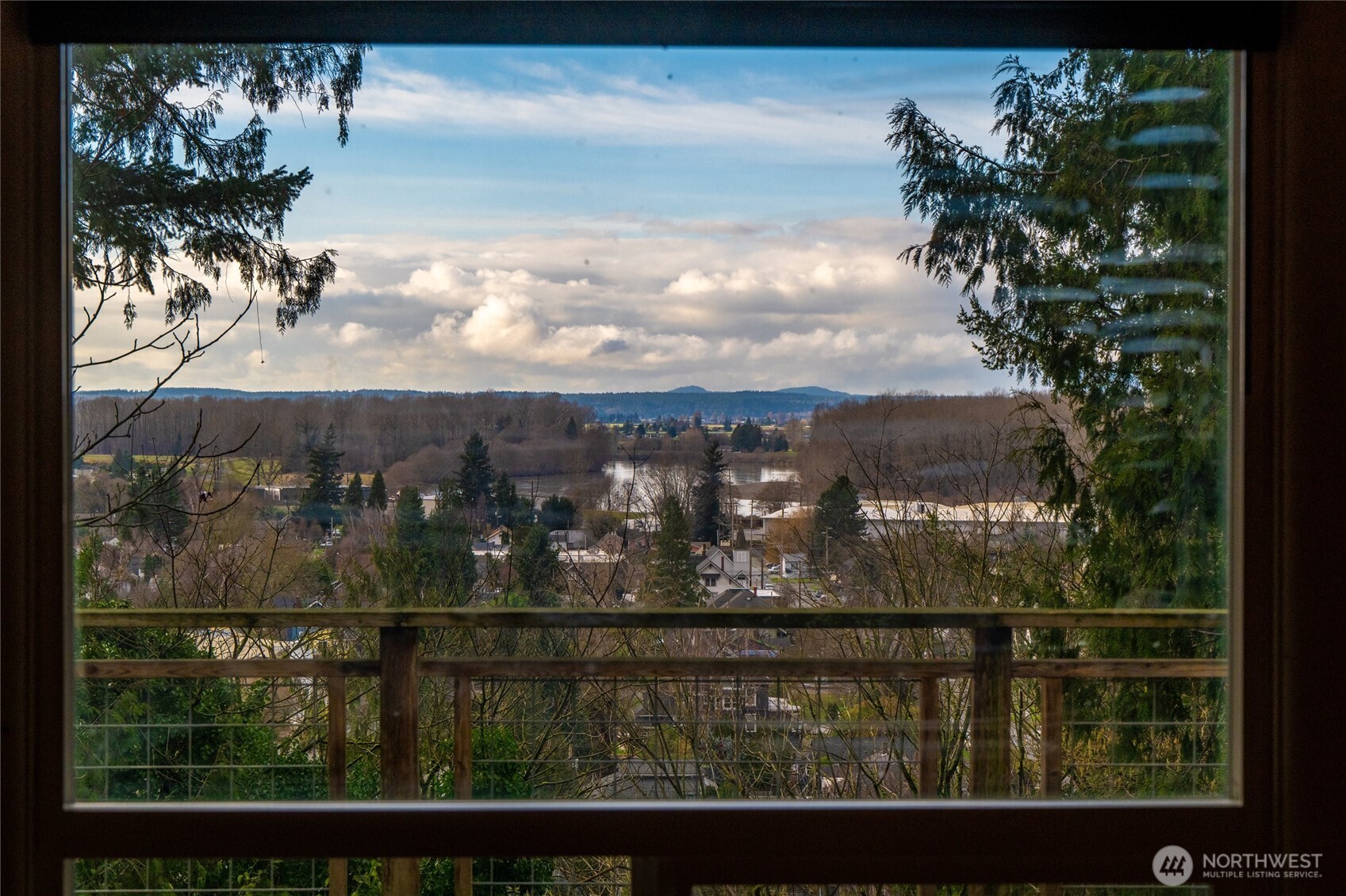 1215 S 10th Street , Mount Vernon, WA 98274