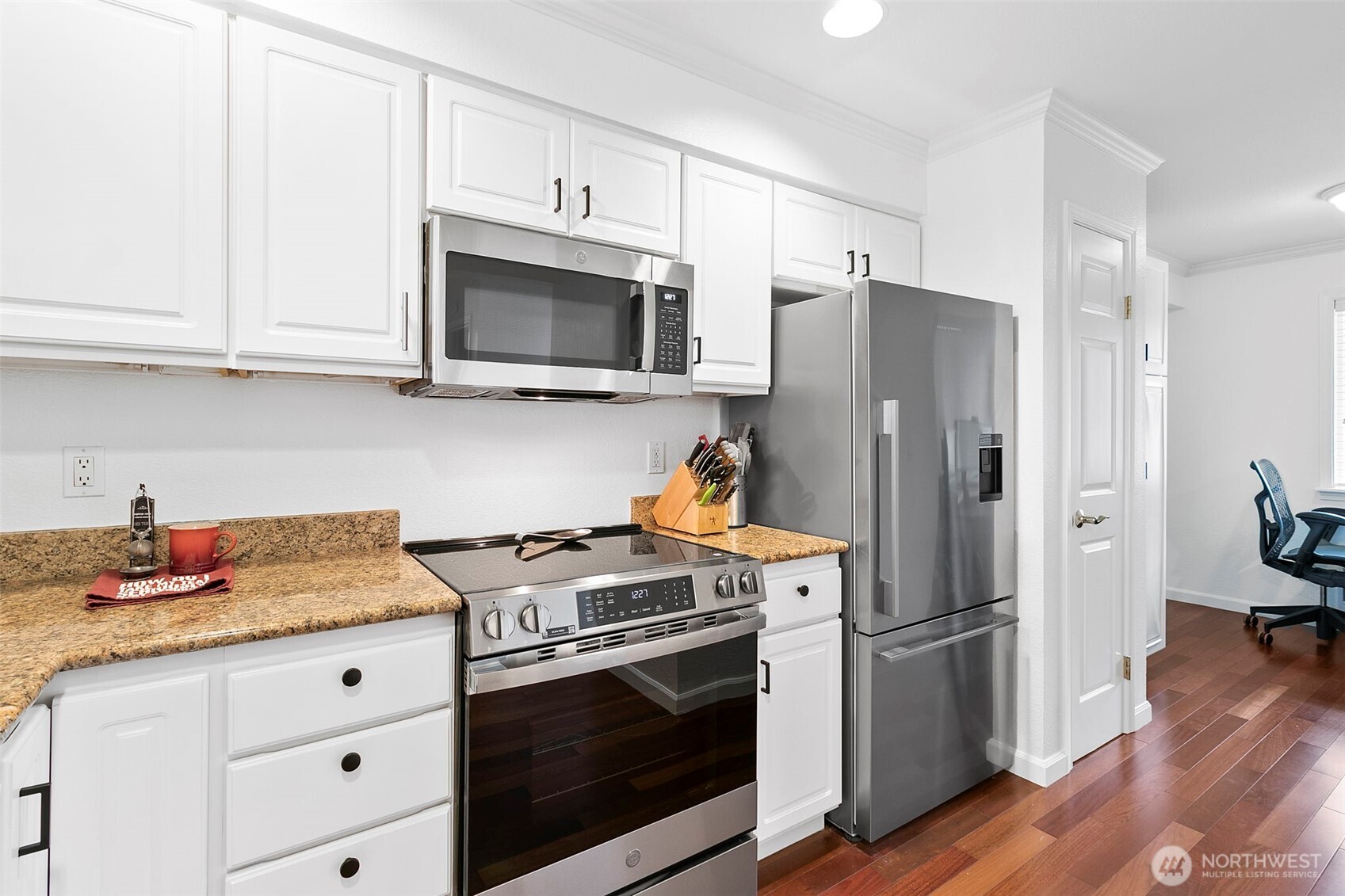 410 2nd Avenue S #207, Kirkland, WA 98033