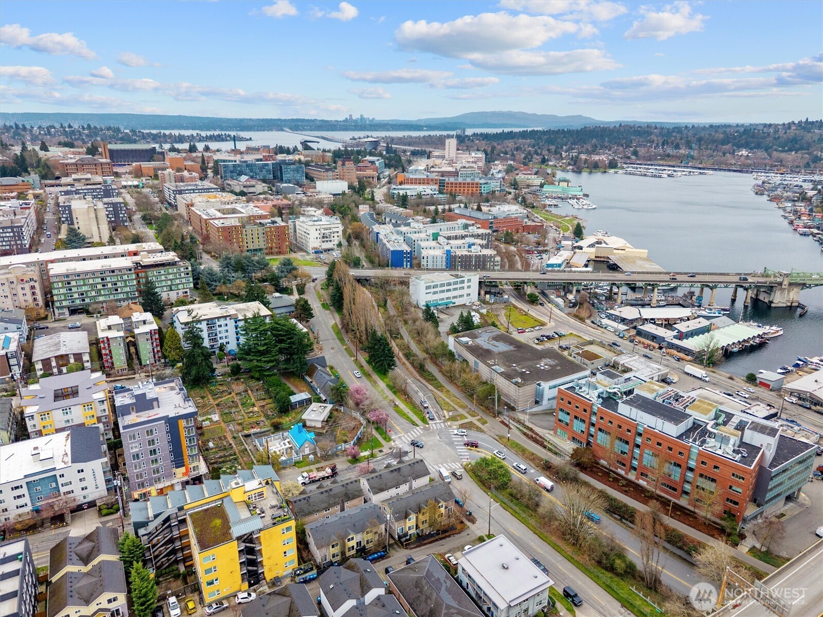 4005 7th Avenue NE, Seattle, WA 98105