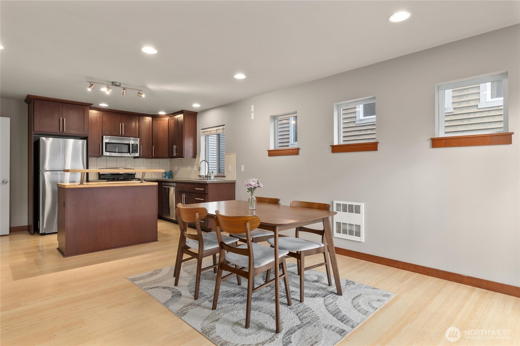 4005 7th Avenue NE, Seattle, WA 98105