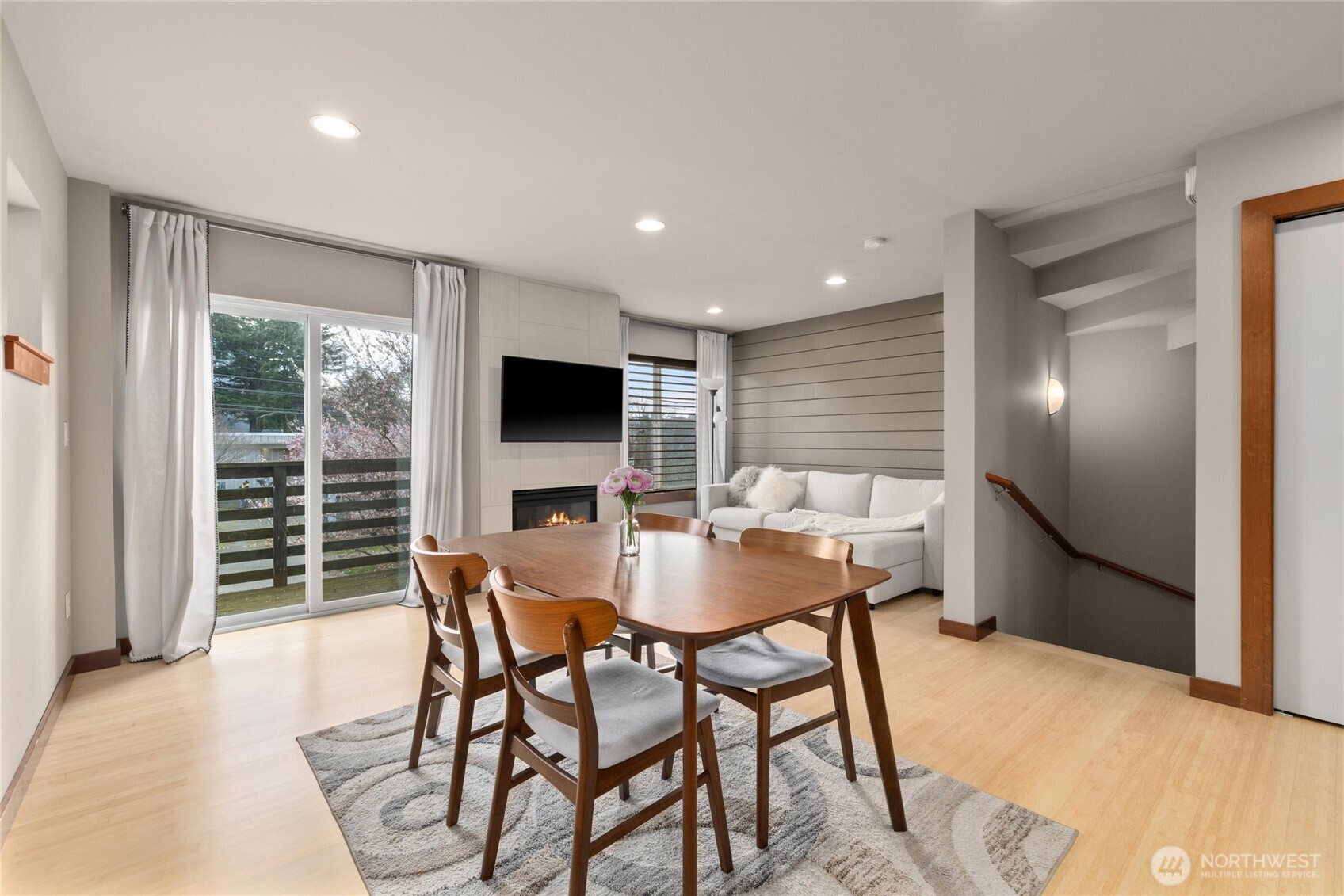 4005 7th Avenue NE, Seattle, WA 98105