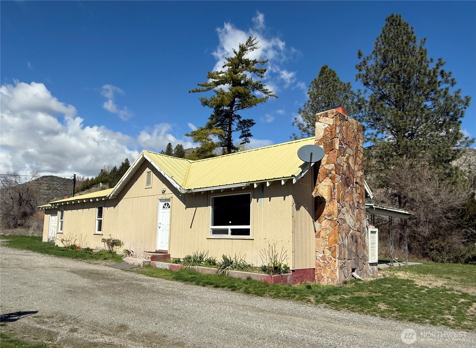 2549 N 4th Avenue , Okanogan, WA 98840