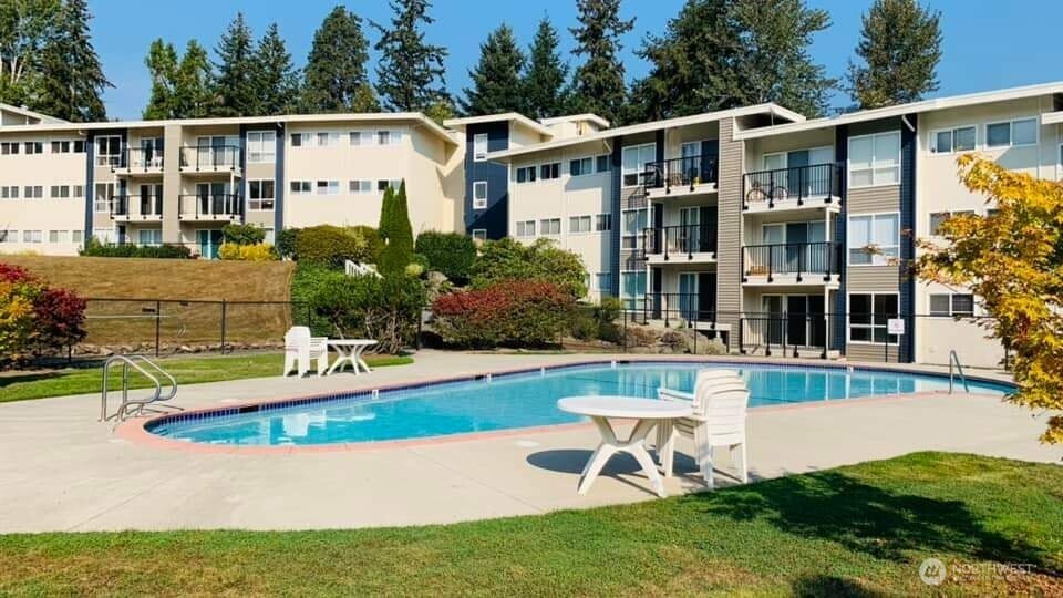 12631 NE 9th Place #C205, Bellevue, WA 98005