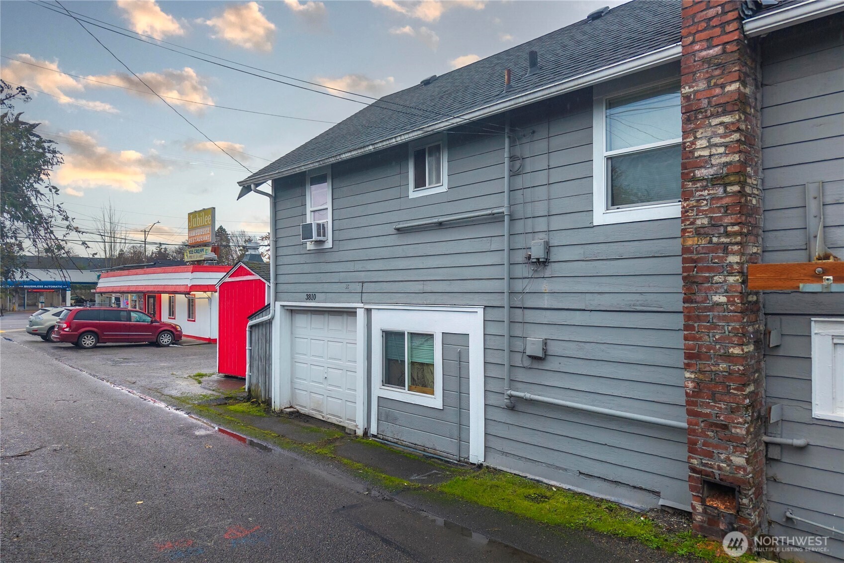 3812 S Thompson Avenue , Tacoma, WA 98418