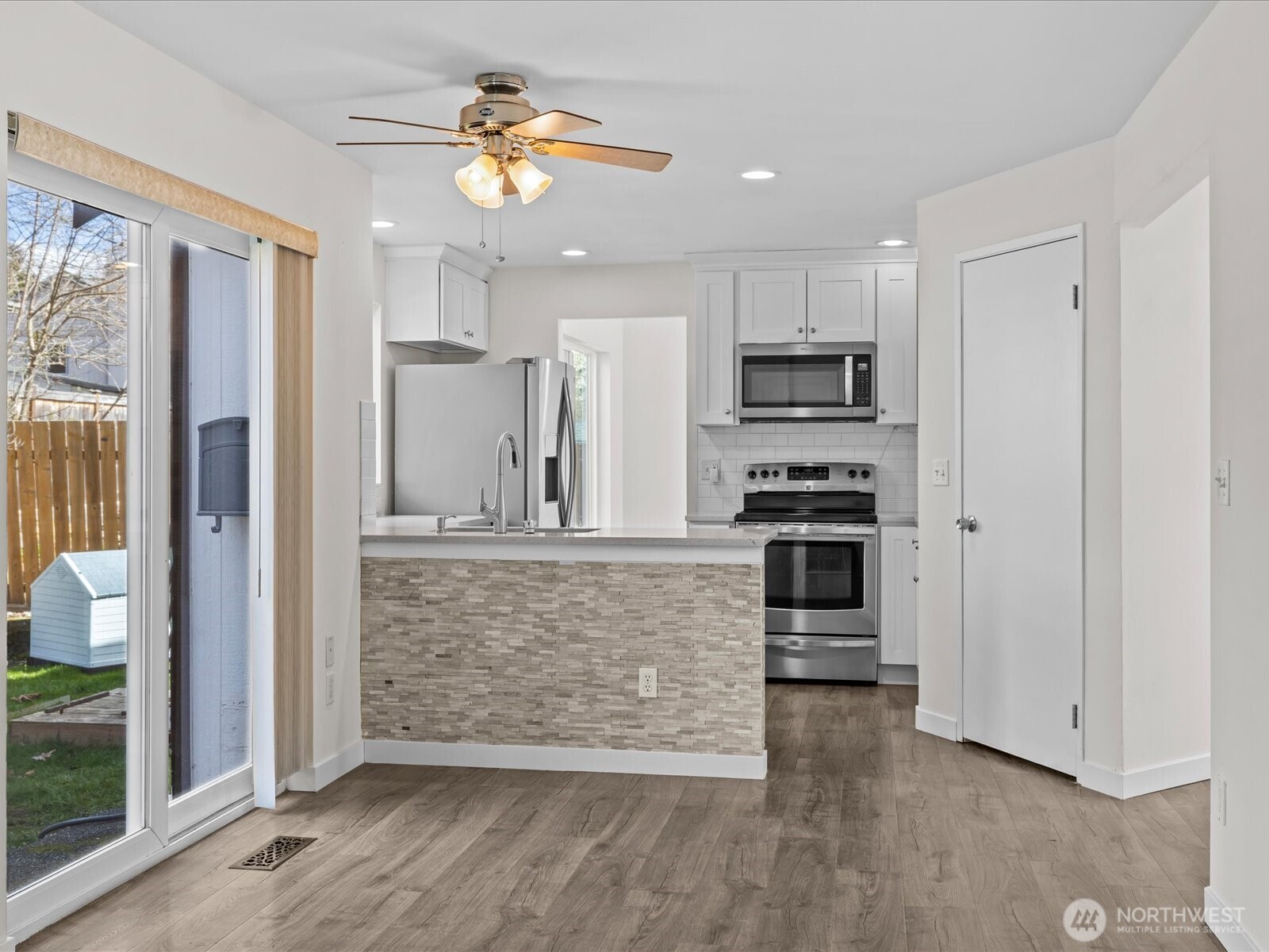 21234 SE 280th Street , Maple Valley, WA 98038