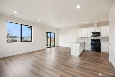 601 Dorsing Street #E25, Moses Lake, WA 98837 - Photo 13