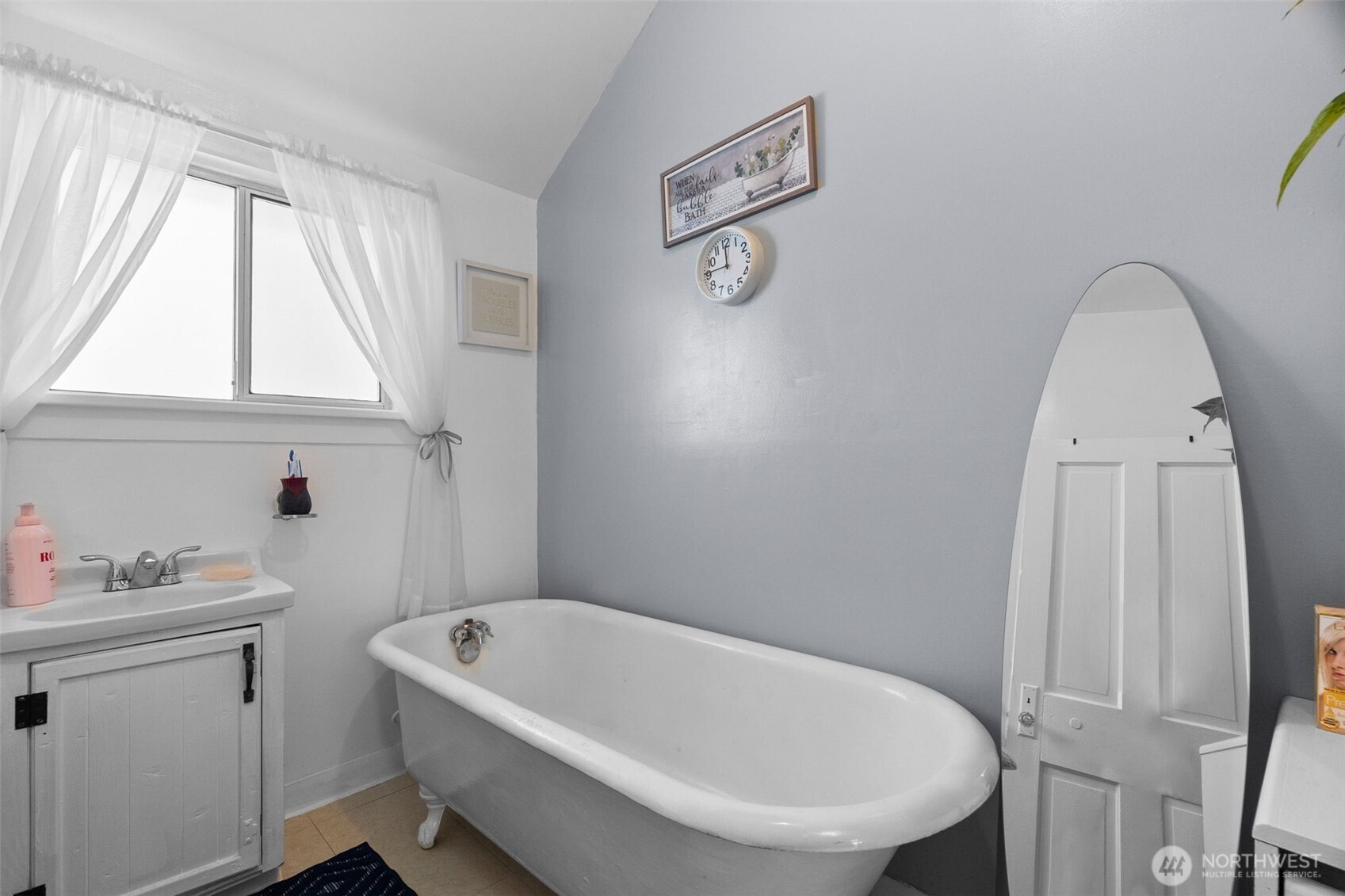 419 Karr Avenue , Hoquiam, WA 98550