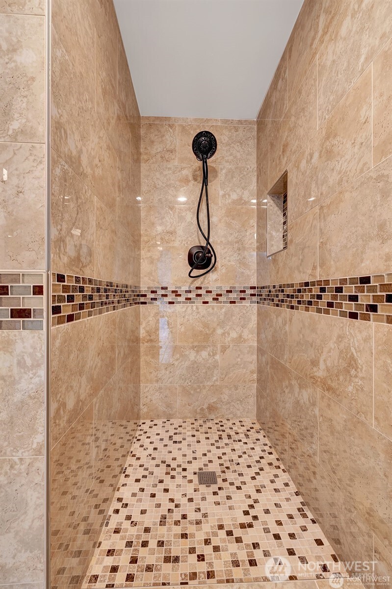 8801 NE 140th Place , Kirkland, WA 98034